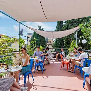  Hostel Bello